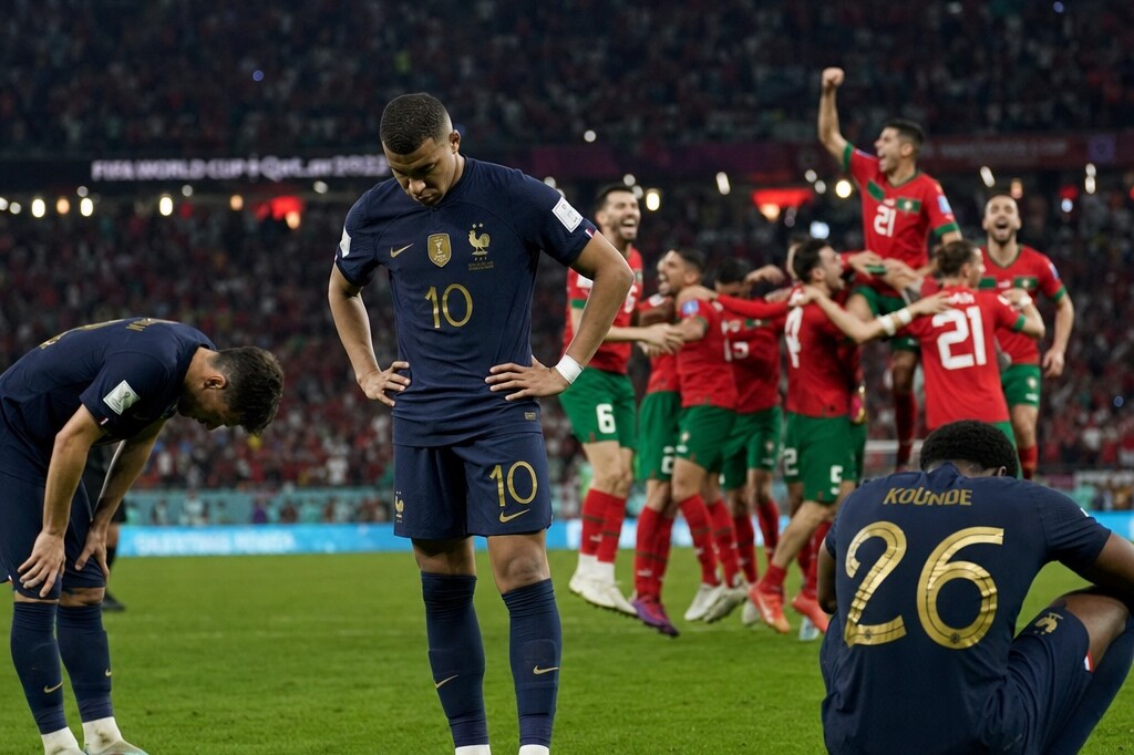 Germany Crash Out of World Cup as Brazil and Lewandowski Make Headlines